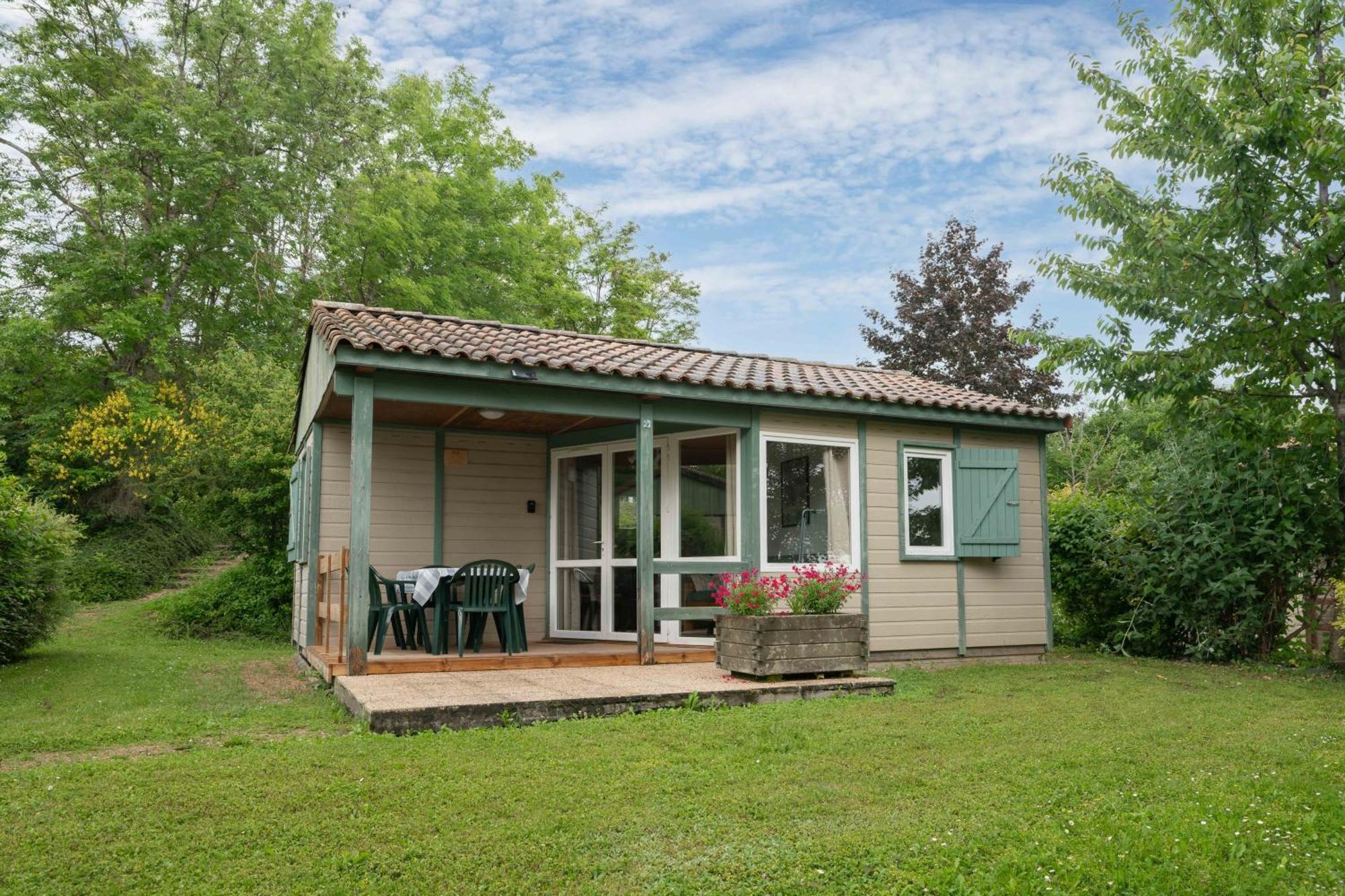 Camping Le Mont Libre - Cottage & Espace Nature - Gannat Exterior photo