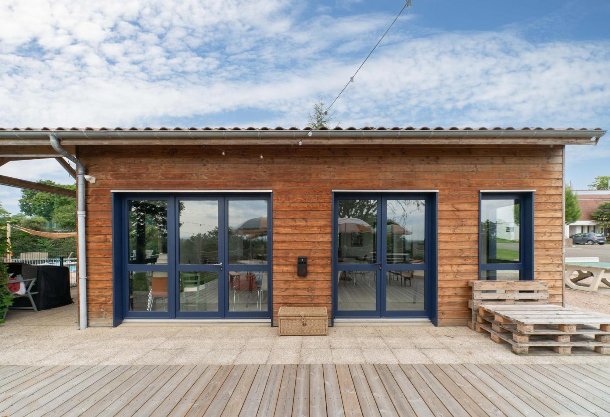Camping Le Mont Libre - Cottage & Espace Nature - Gannat Exterior photo
